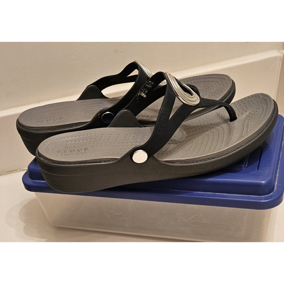 Crocs Sanrah 203342 Navy Blue w/ Silver Circle Wedge Slip on Thong Sandals Women - Picture 4 of 11